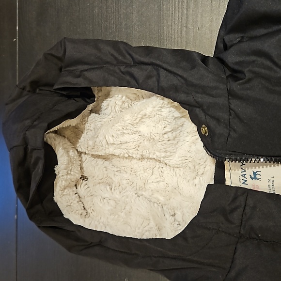 Old navy winter jacket - Picture 5 of 7